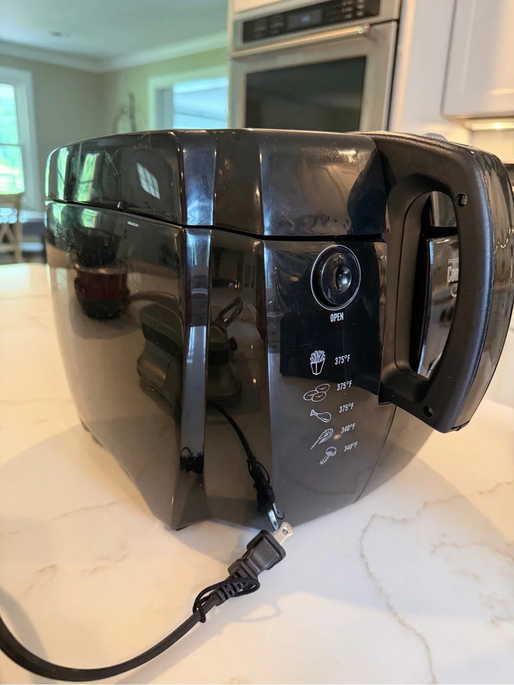Presto CoolDaddy Compact Deep Fryer in Black